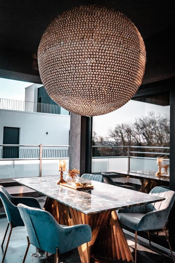 Luxury Family Apartment With Private Parking And Forest View Timisoara Exterior photo